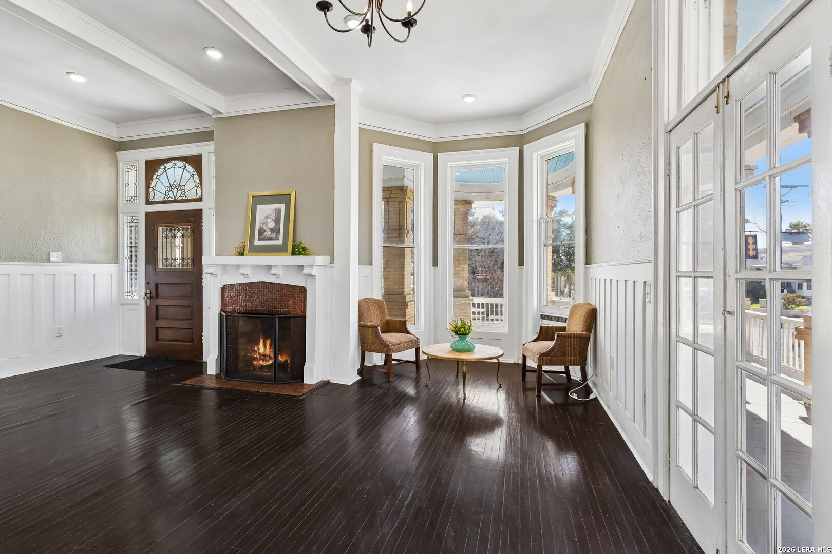 339 W Woodlawn Ave