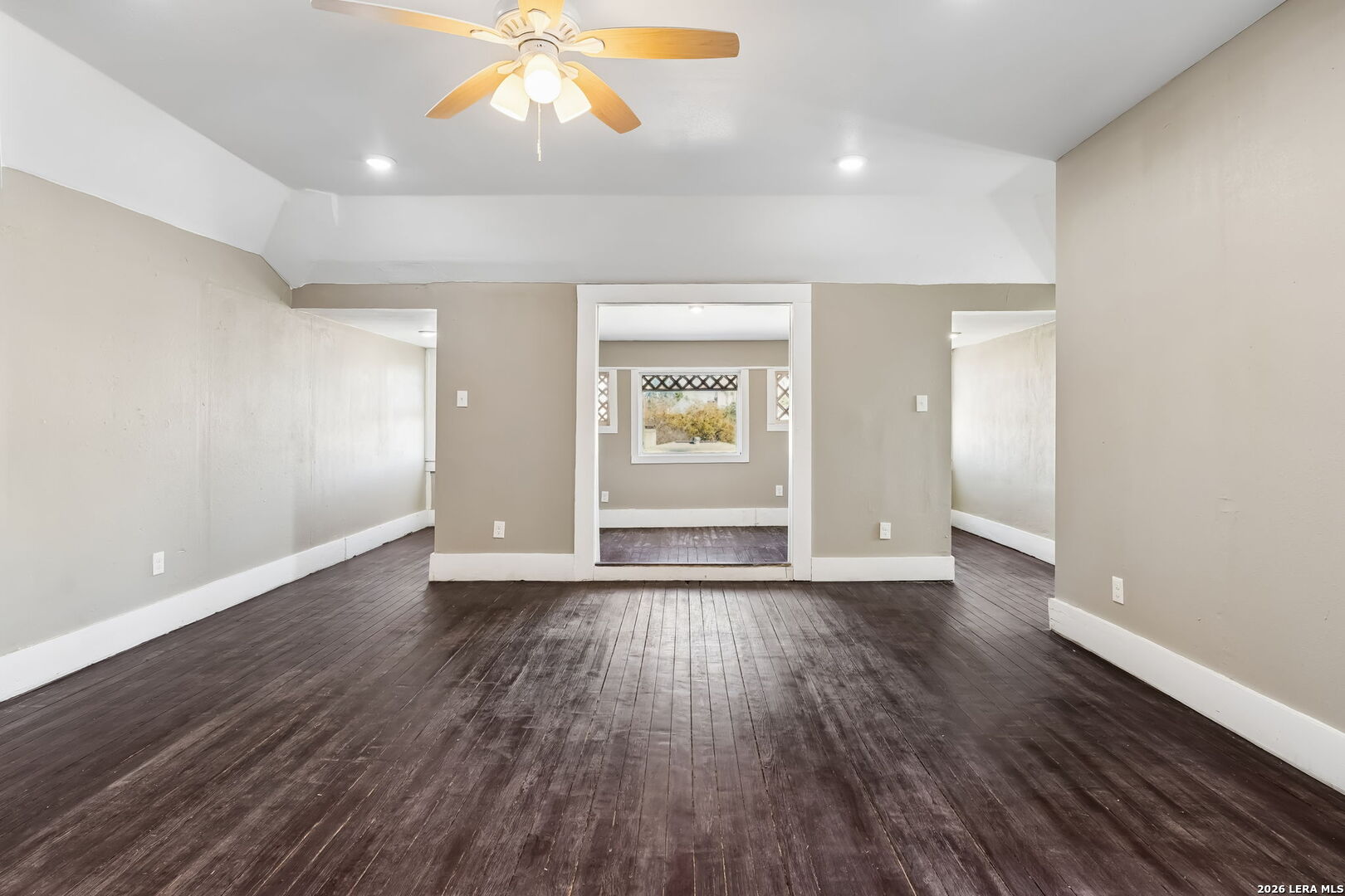 339 W Woodlawn Ave