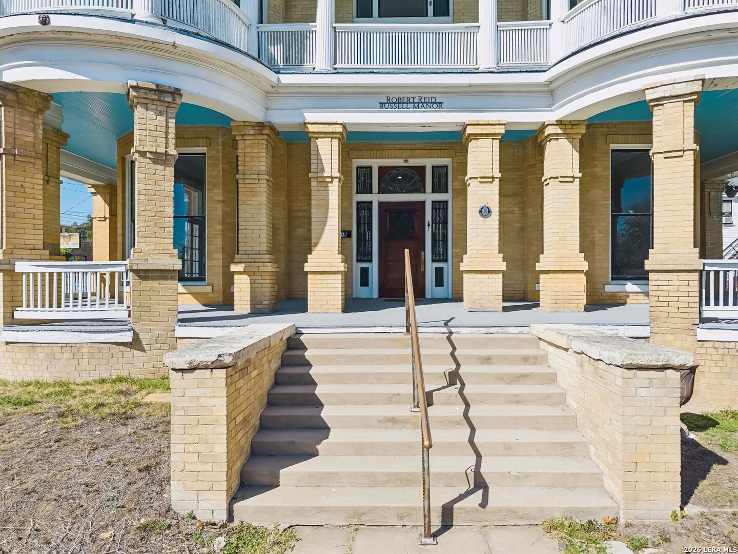 339 W Woodlawn Ave