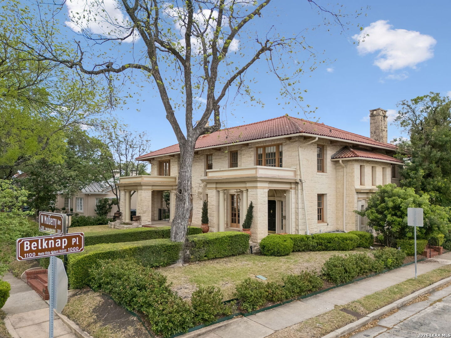 228 W Mulberry Ave