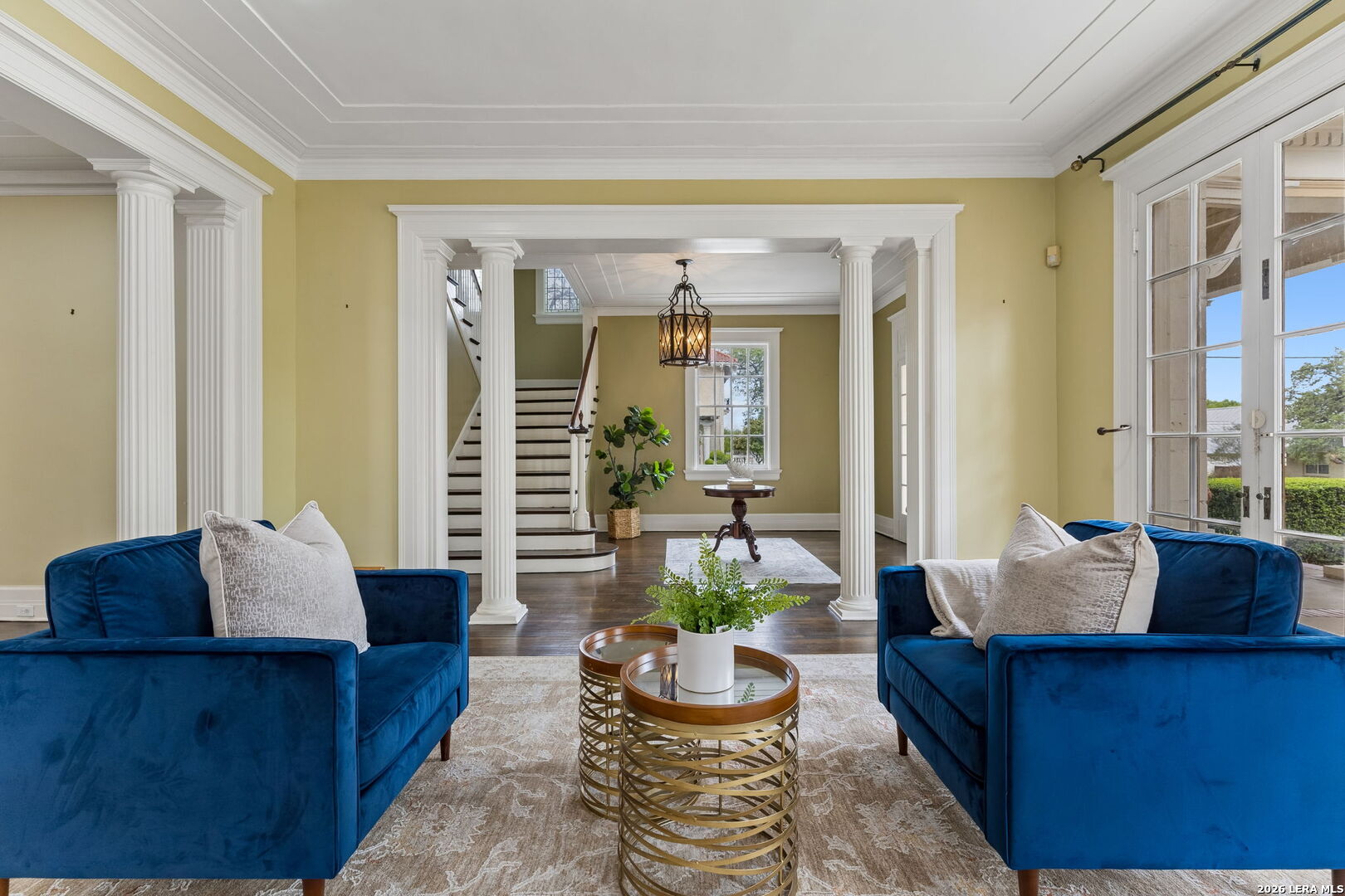228 W Mulberry Ave