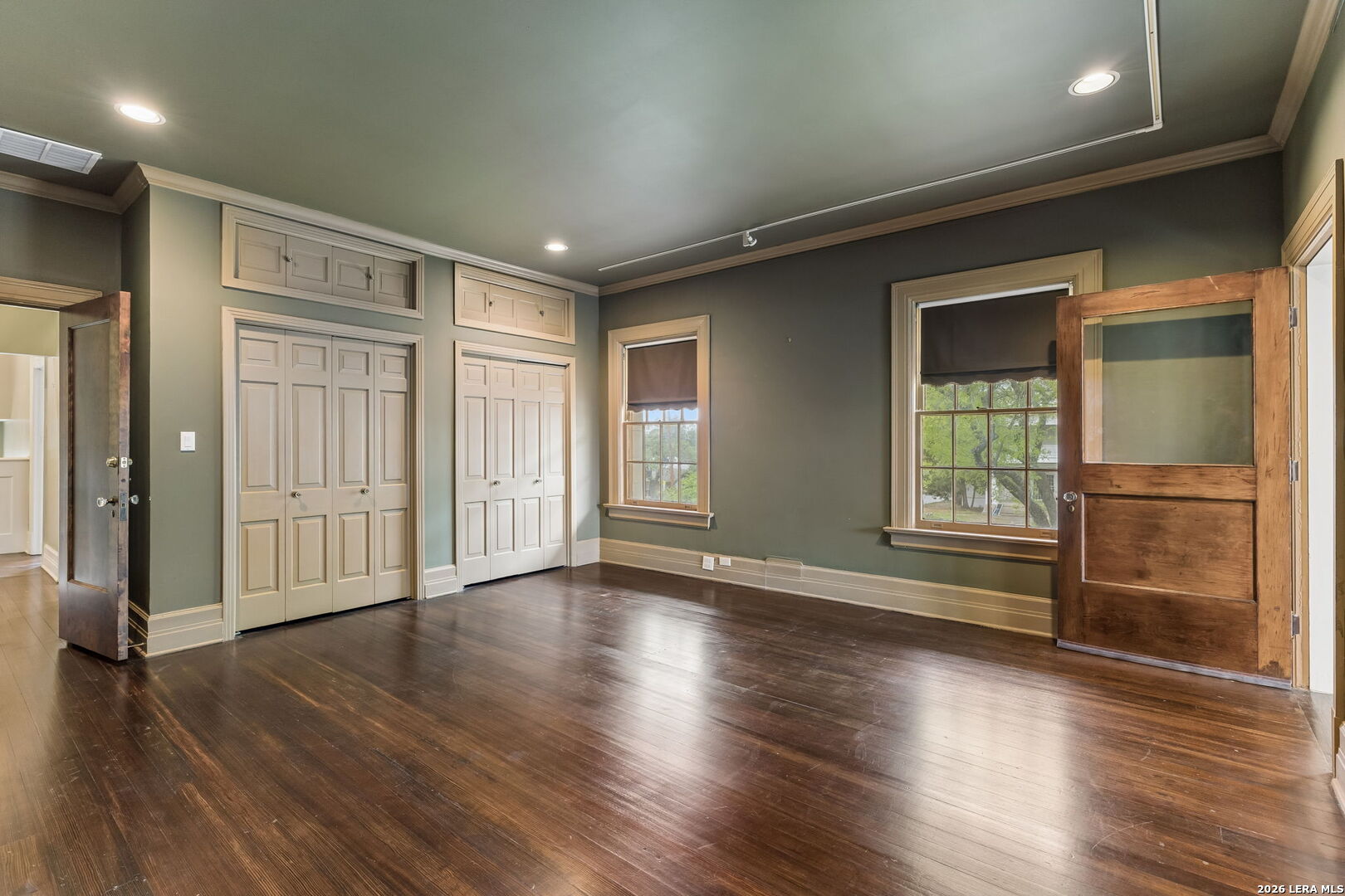 228 W Mulberry Ave