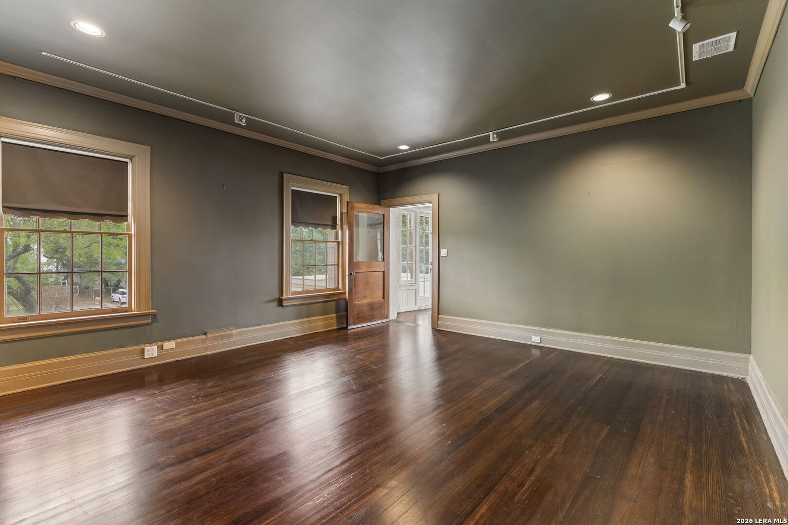 228 W Mulberry Ave