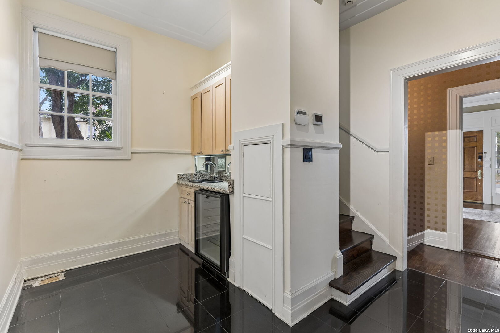 228 W Mulberry Ave