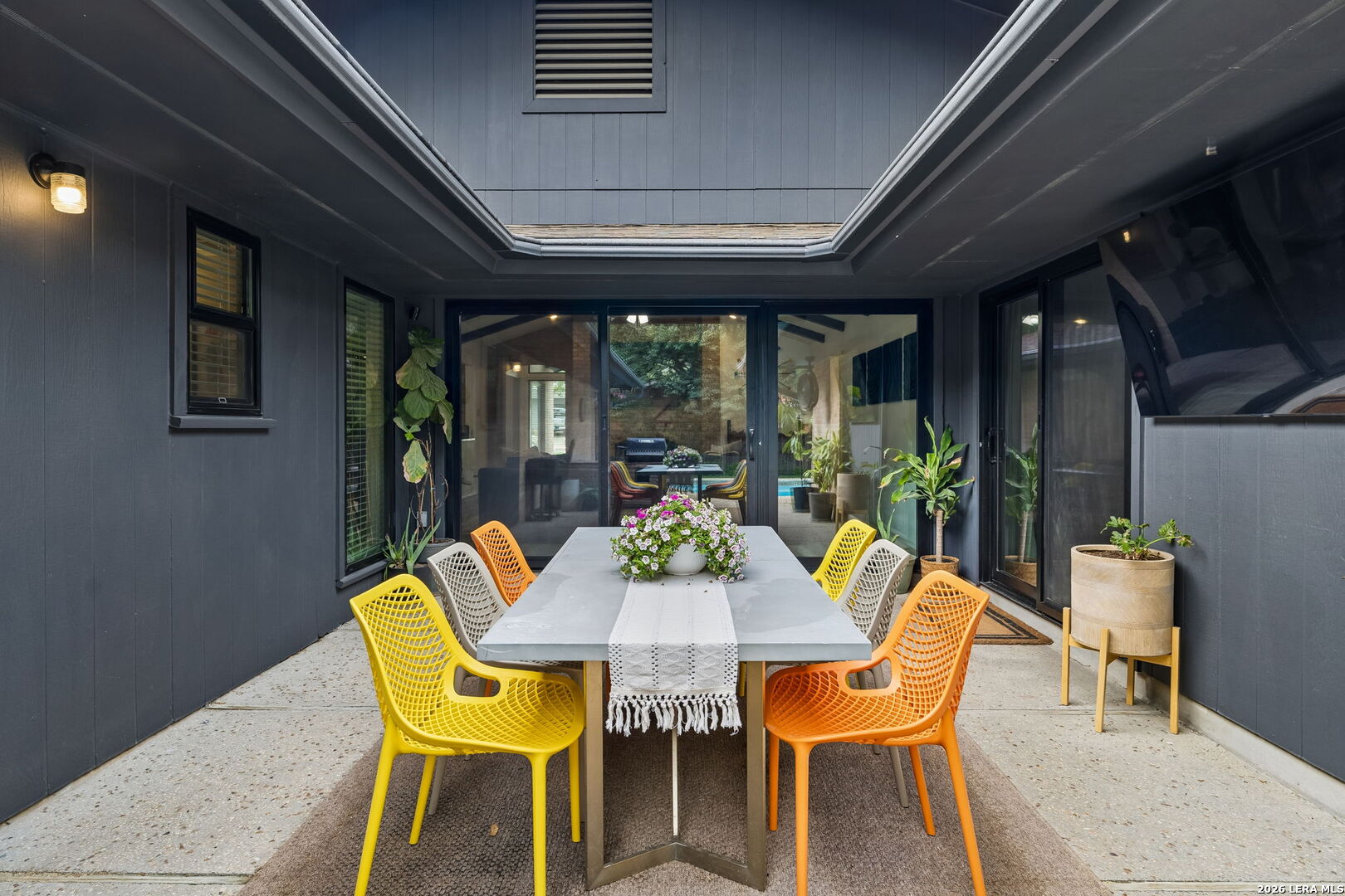 3714 Twisted Oaks Dr