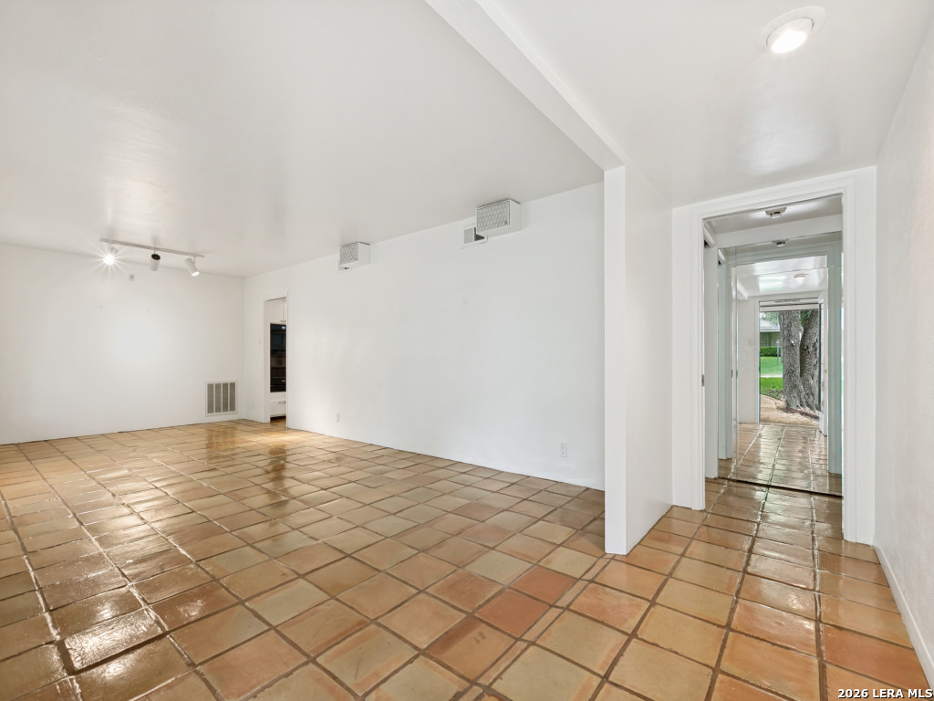 2518 Old Orchard Ln