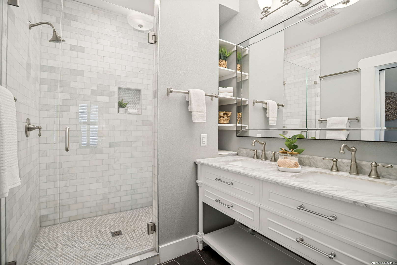 428 Queen Anne Ct