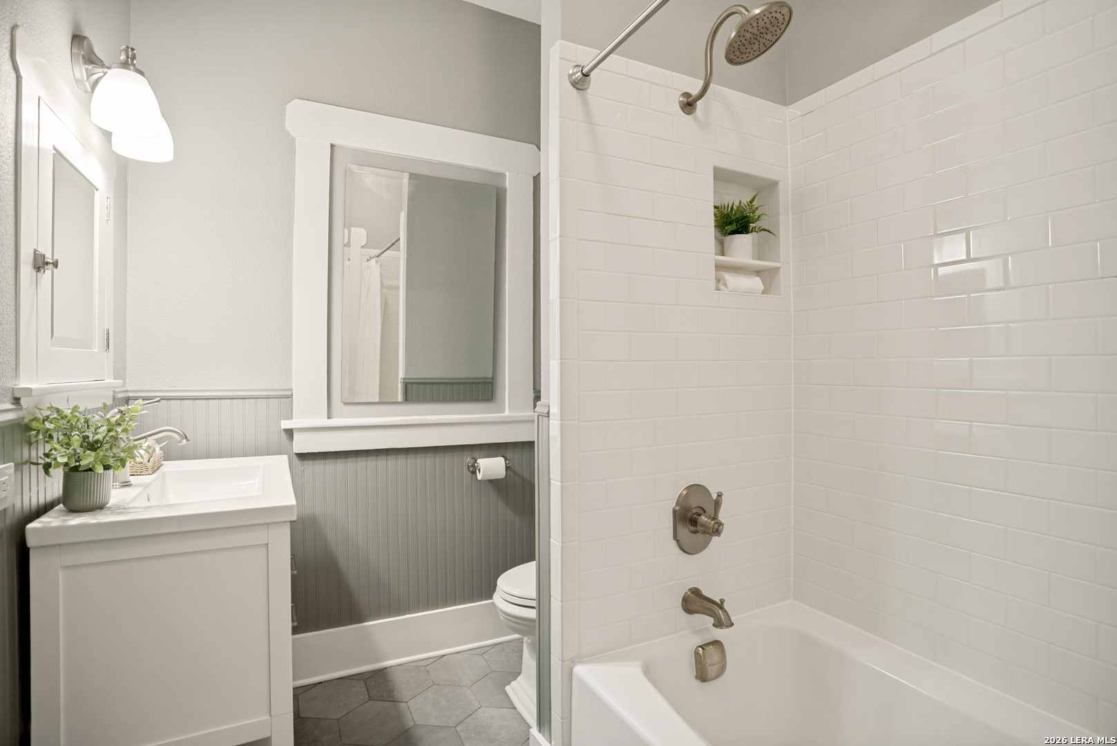 428 Queen Anne Ct