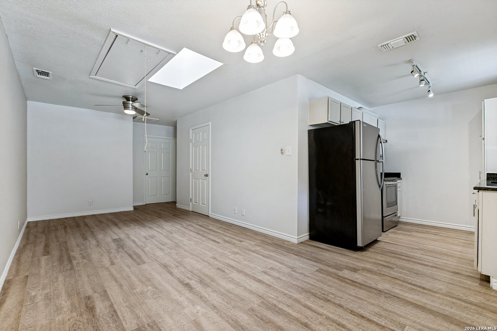 215 Eleanor Ave