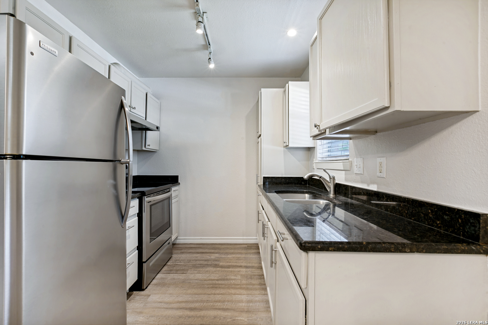 215 Eleanor Ave