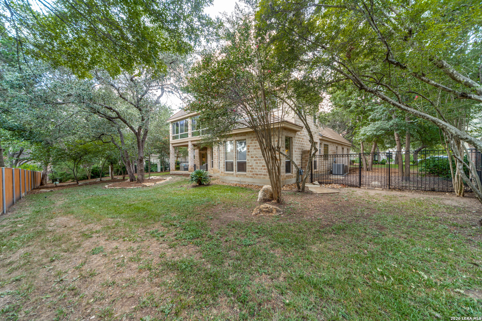 8 ASPEN CREEK DR