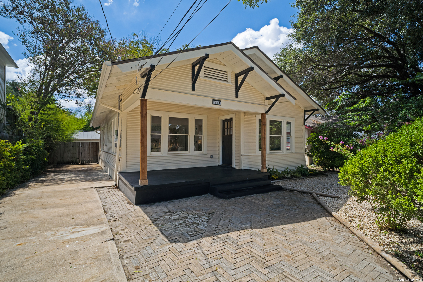 214 Ira Ave