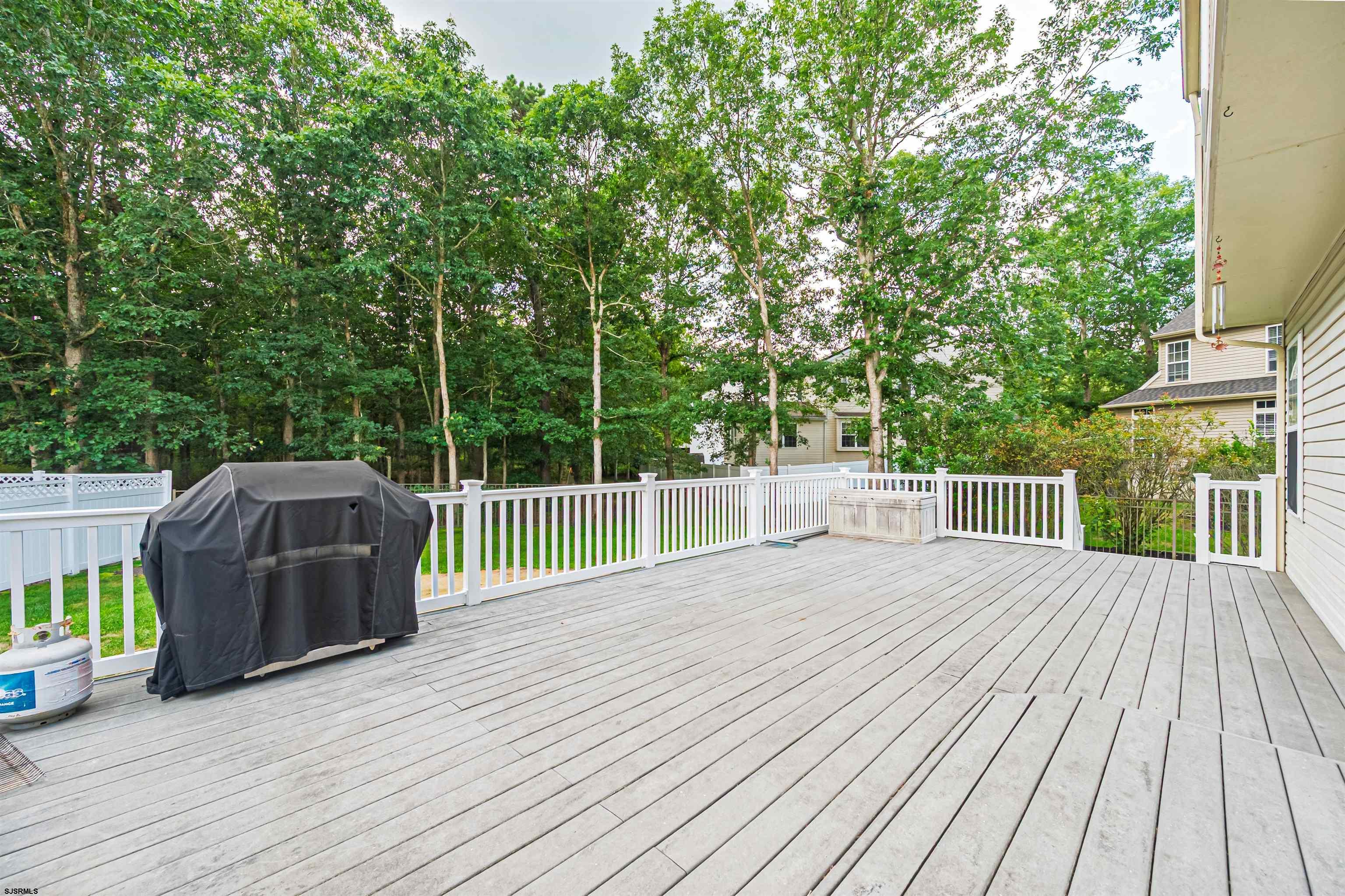 150 Rainbow Dr Dr