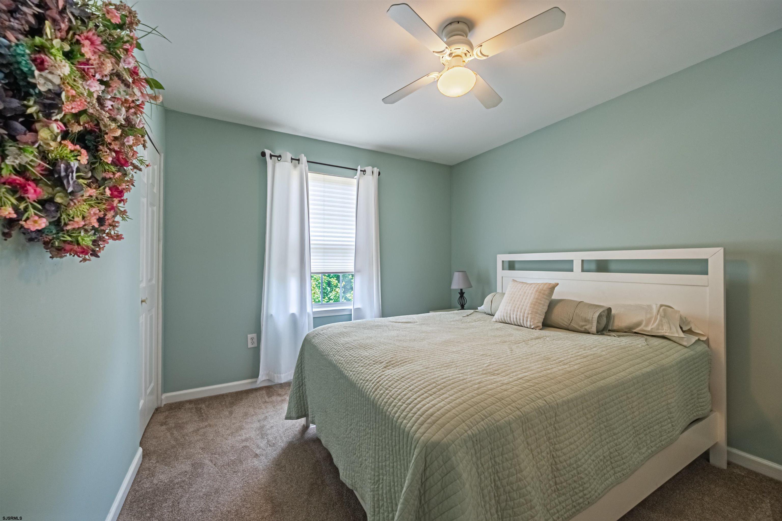 150 Rainbow Dr Dr