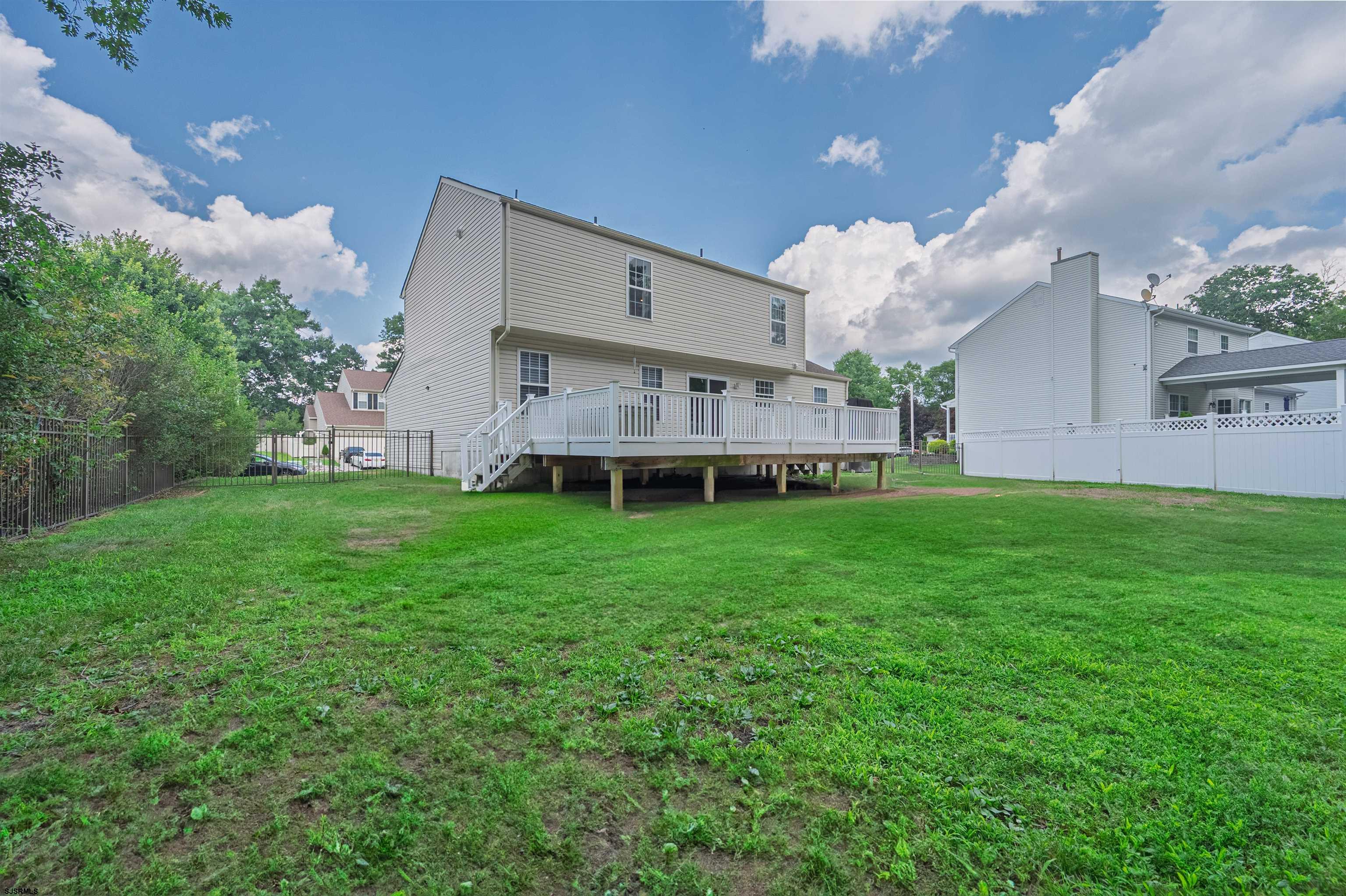 150 Rainbow Dr Dr