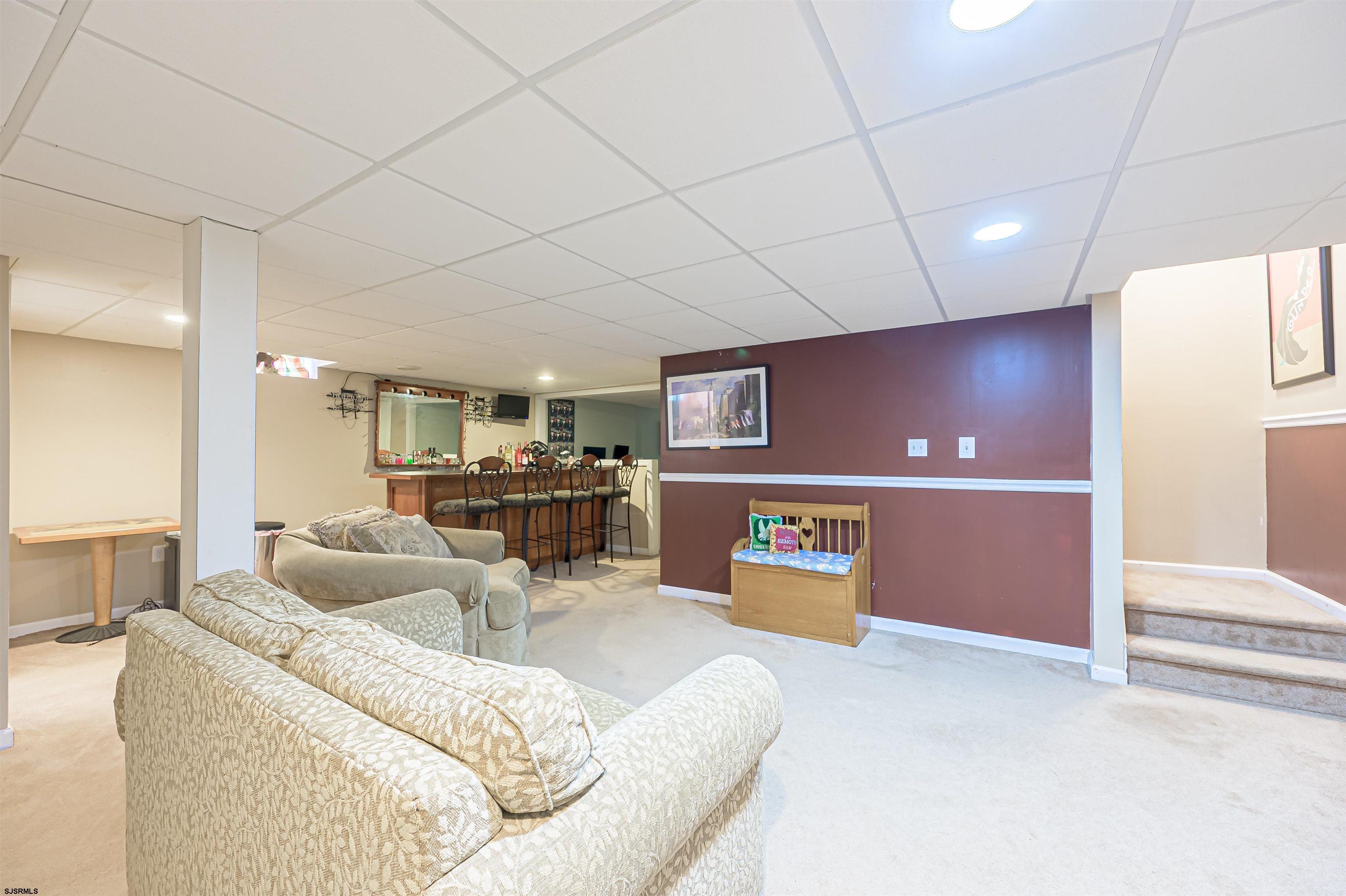 150 Rainbow Dr Dr