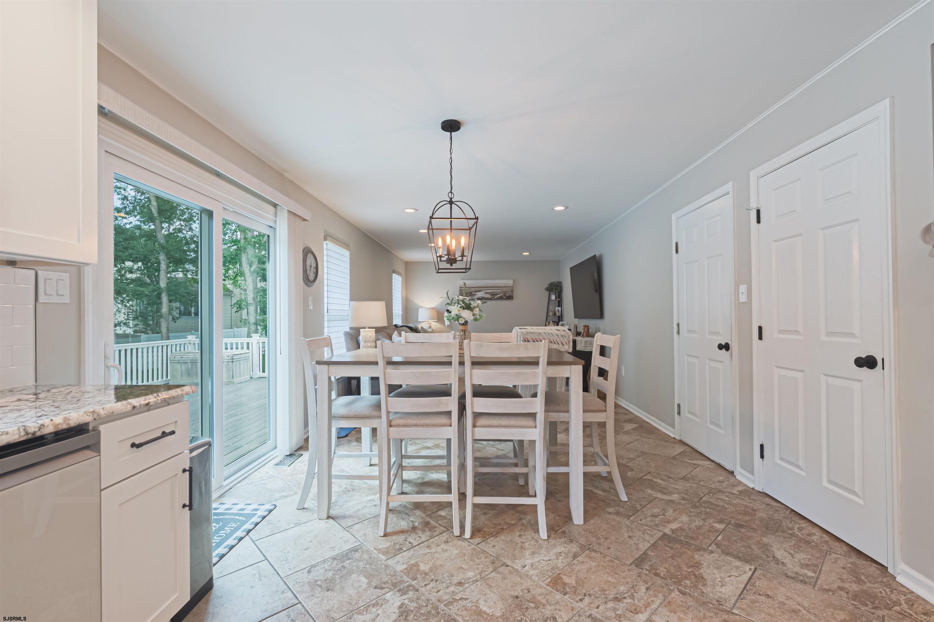 150 Rainbow Dr Dr