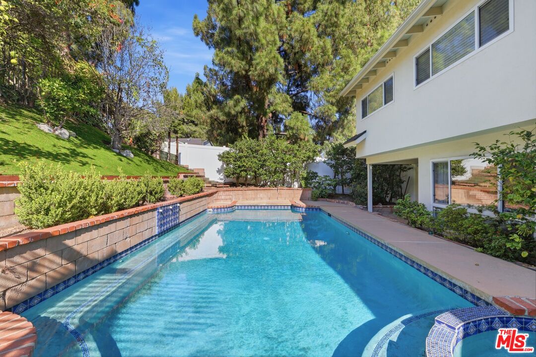 19041 Muirkirk Dr