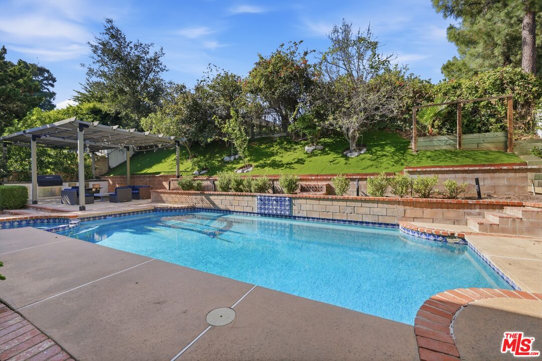 19041 Muirkirk Dr