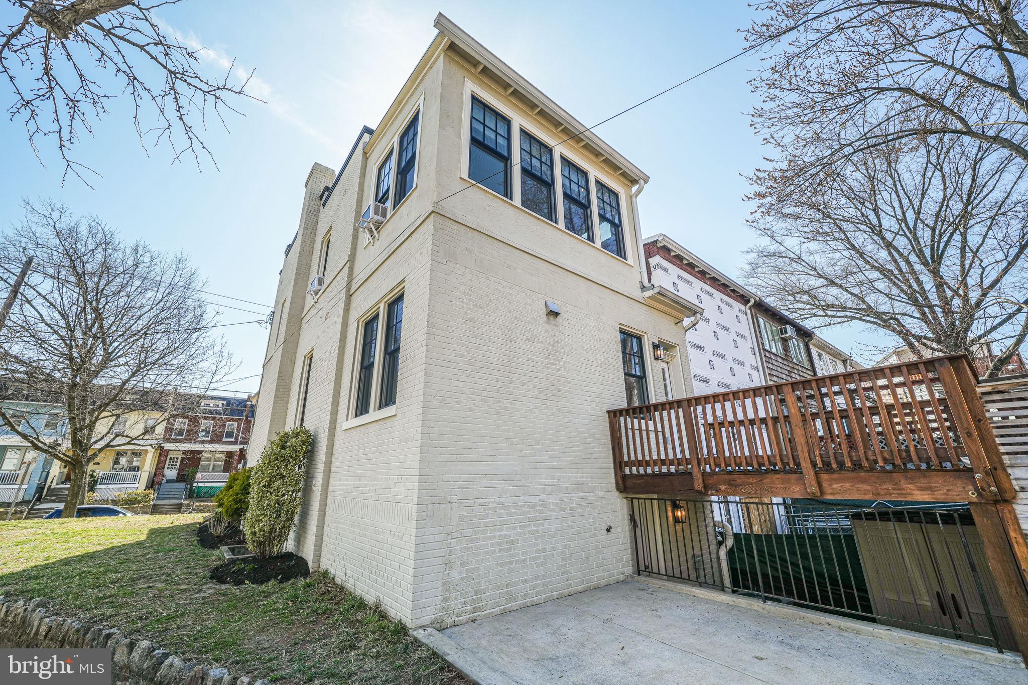 3731 Benton St NW