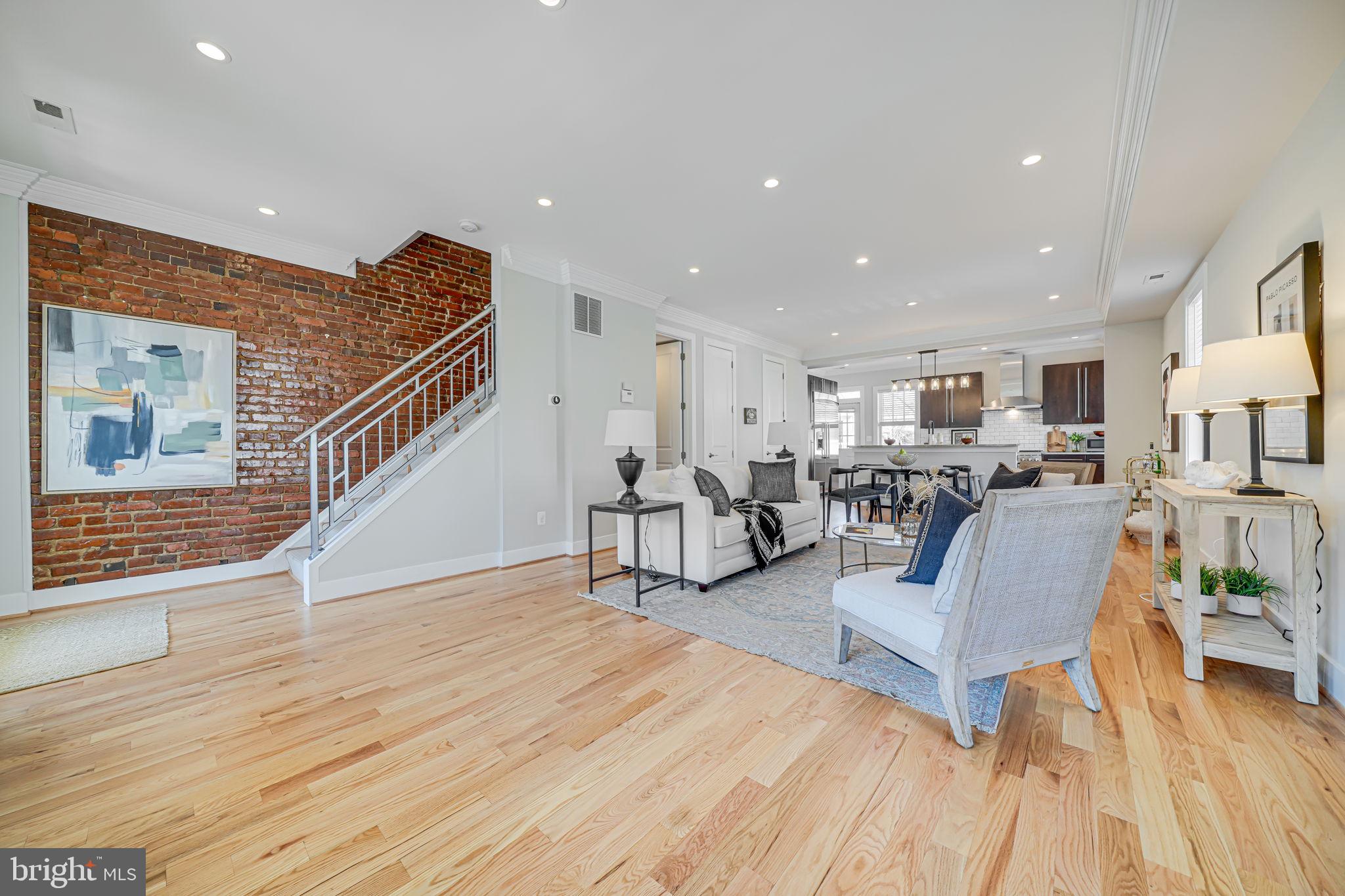 3731 Benton St NW