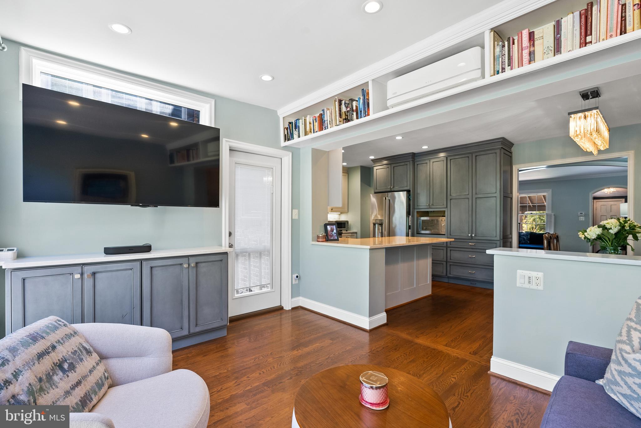 1511 44th St NW