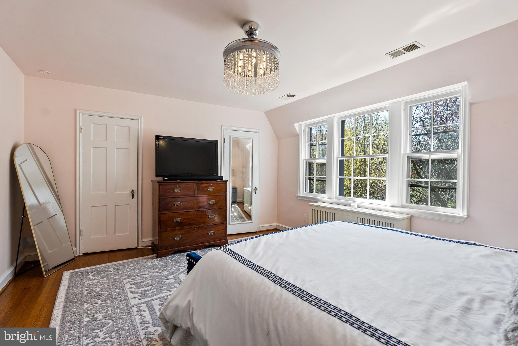 1511 44th St NW