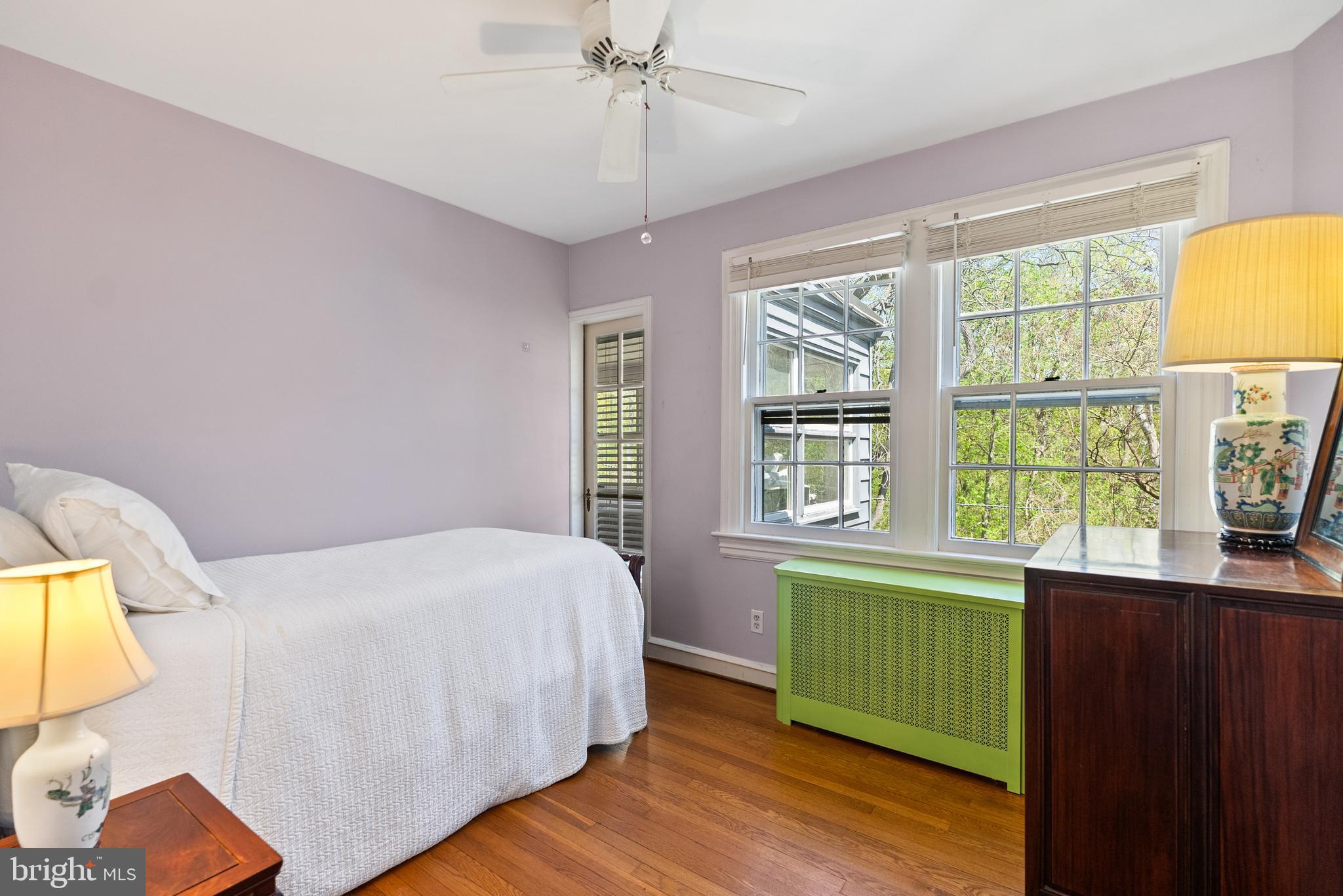 1511 44th St NW