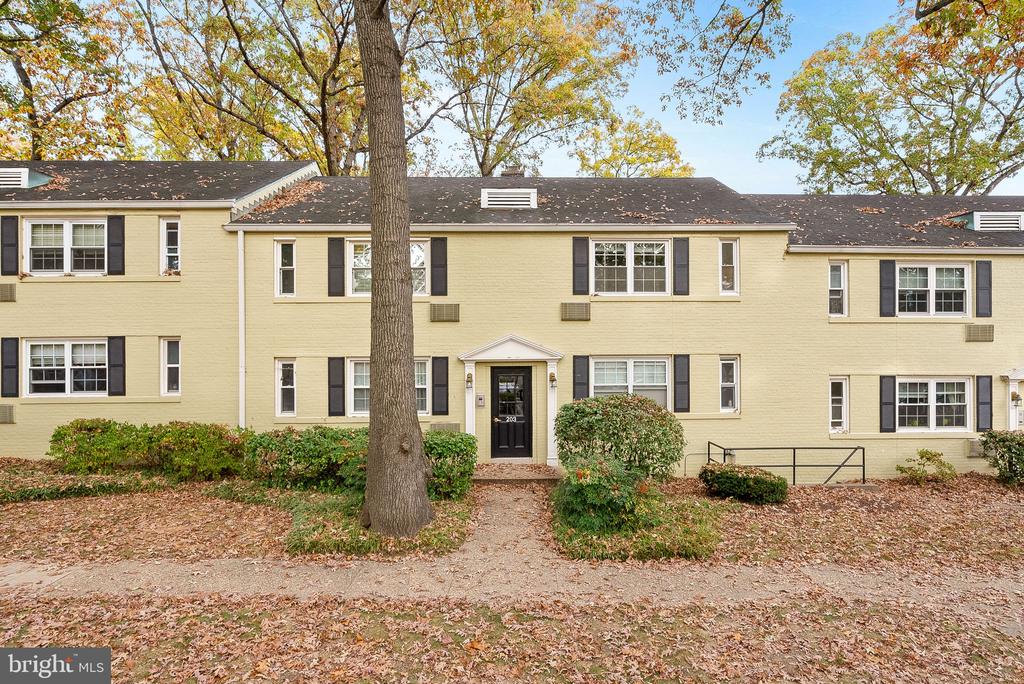 203 N Trenton St #203-4