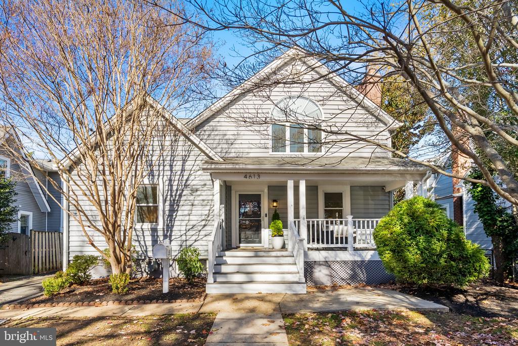 4613 8TH ROAD S
