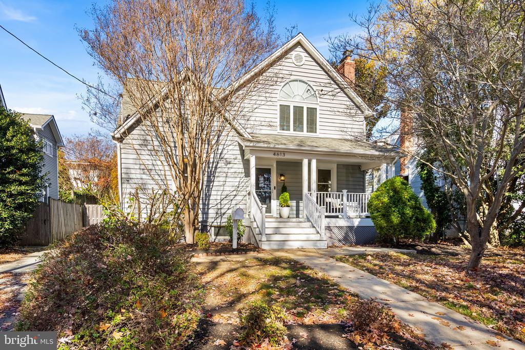 4613 8TH ROAD S