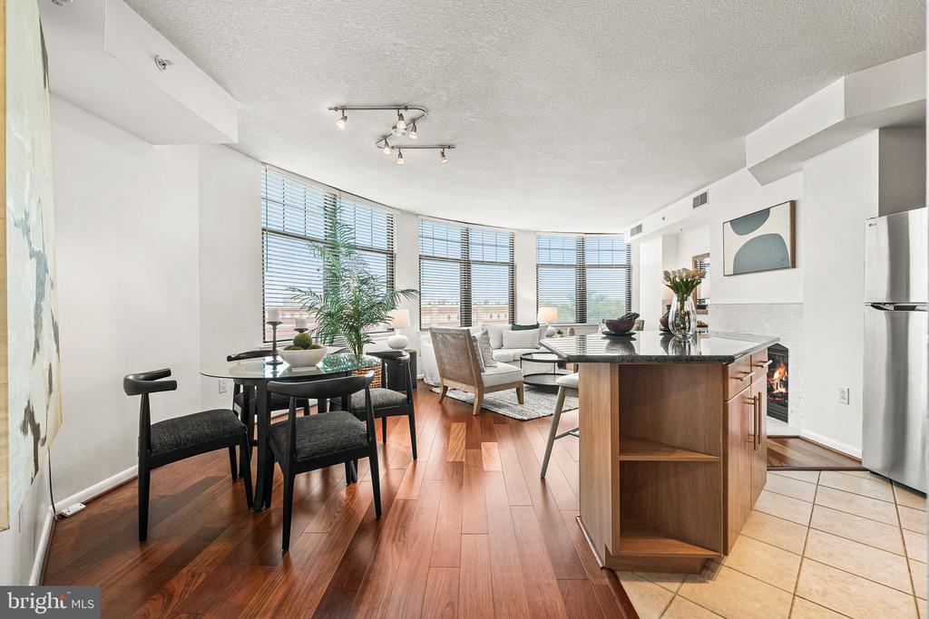 1021 N GARFIELD STREET Unit: 637