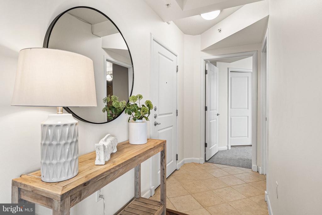 1021 N GARFIELD STREET Unit: 637