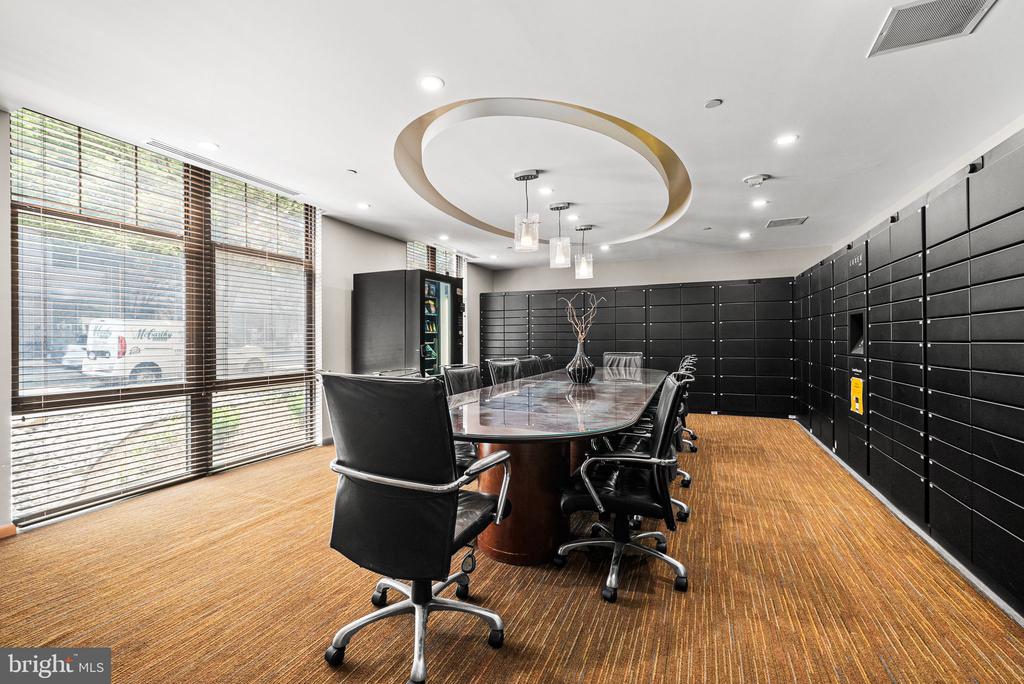 1021 N GARFIELD STREET Unit: 637