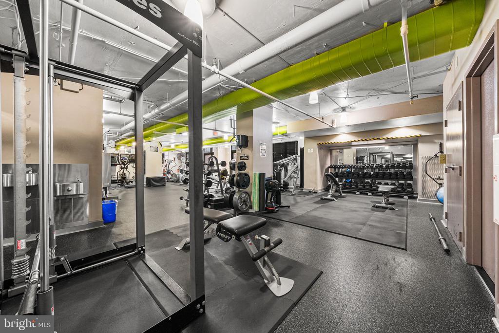 1021 N GARFIELD STREET Unit: 637