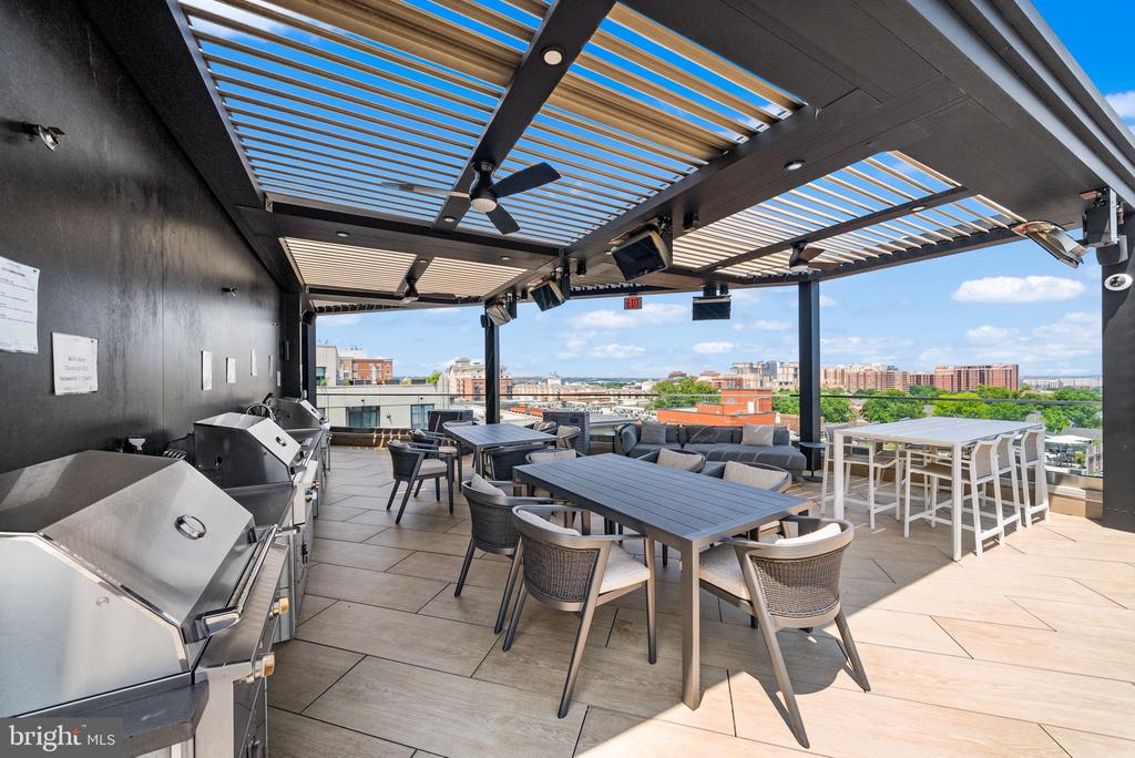 1021 N GARFIELD STREET Unit: 637