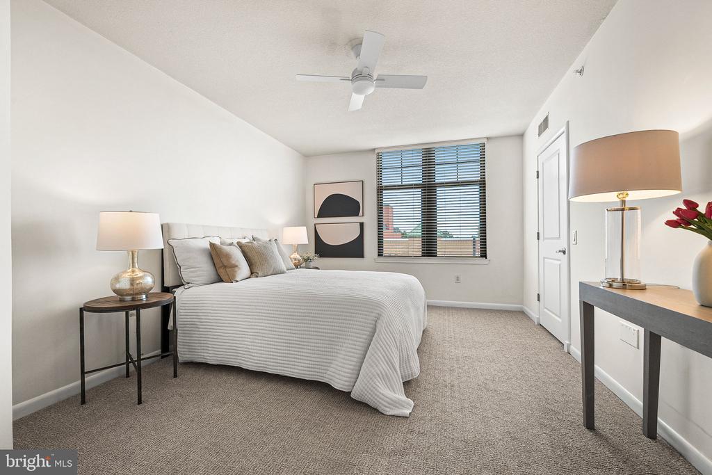 1021 N GARFIELD STREET Unit: 637