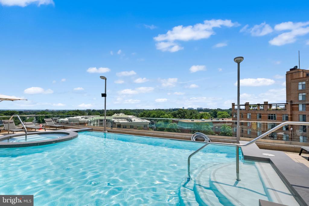 1021 N GARFIELD STREET Unit: 637