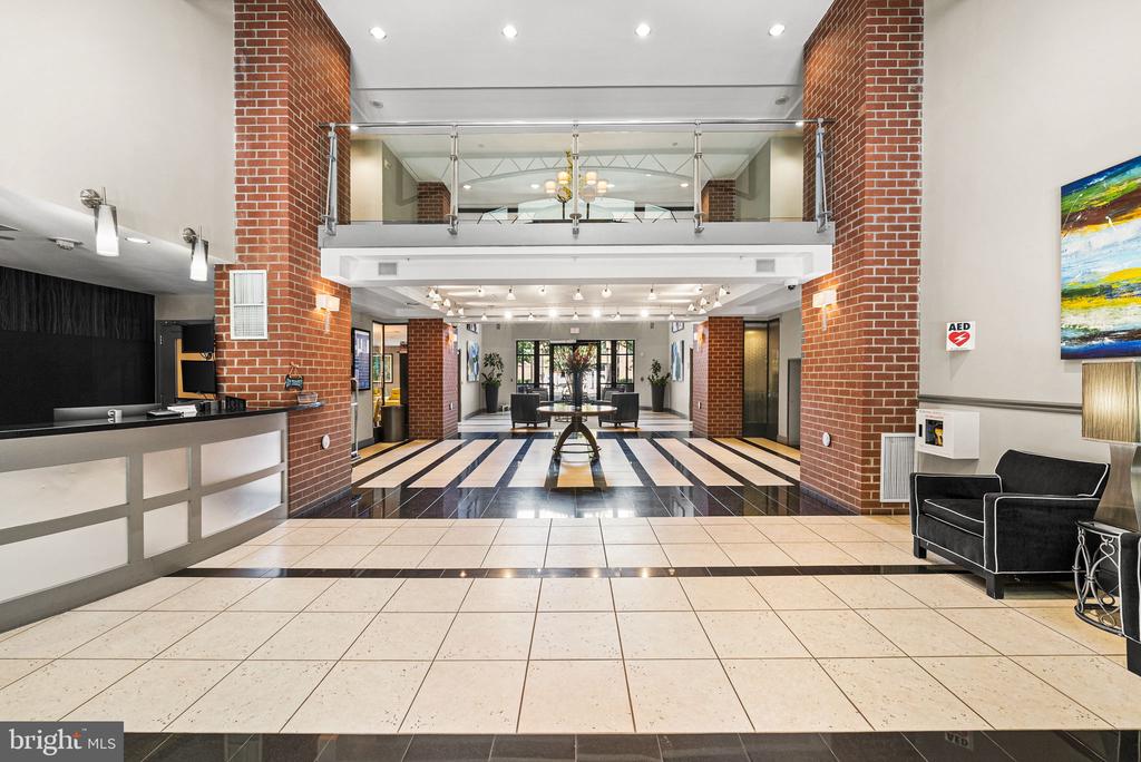 1021 N GARFIELD STREET Unit: 637