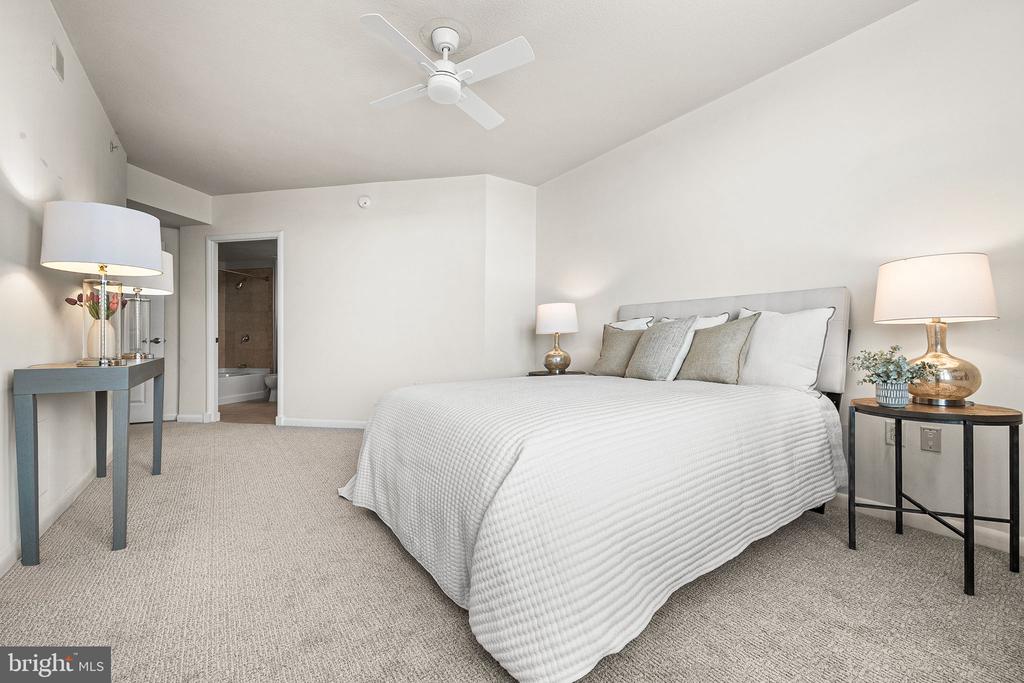 1021 N GARFIELD STREET Unit: 637