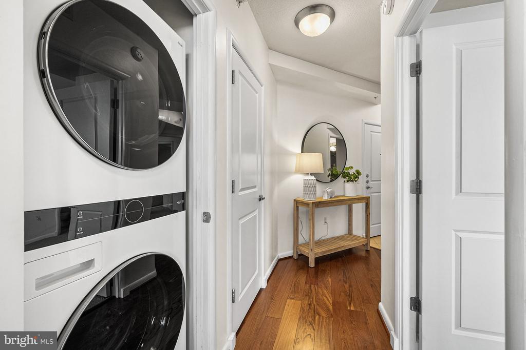 1021 N GARFIELD STREET Unit: 637