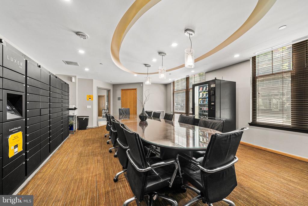 1021 N GARFIELD STREET Unit: 637