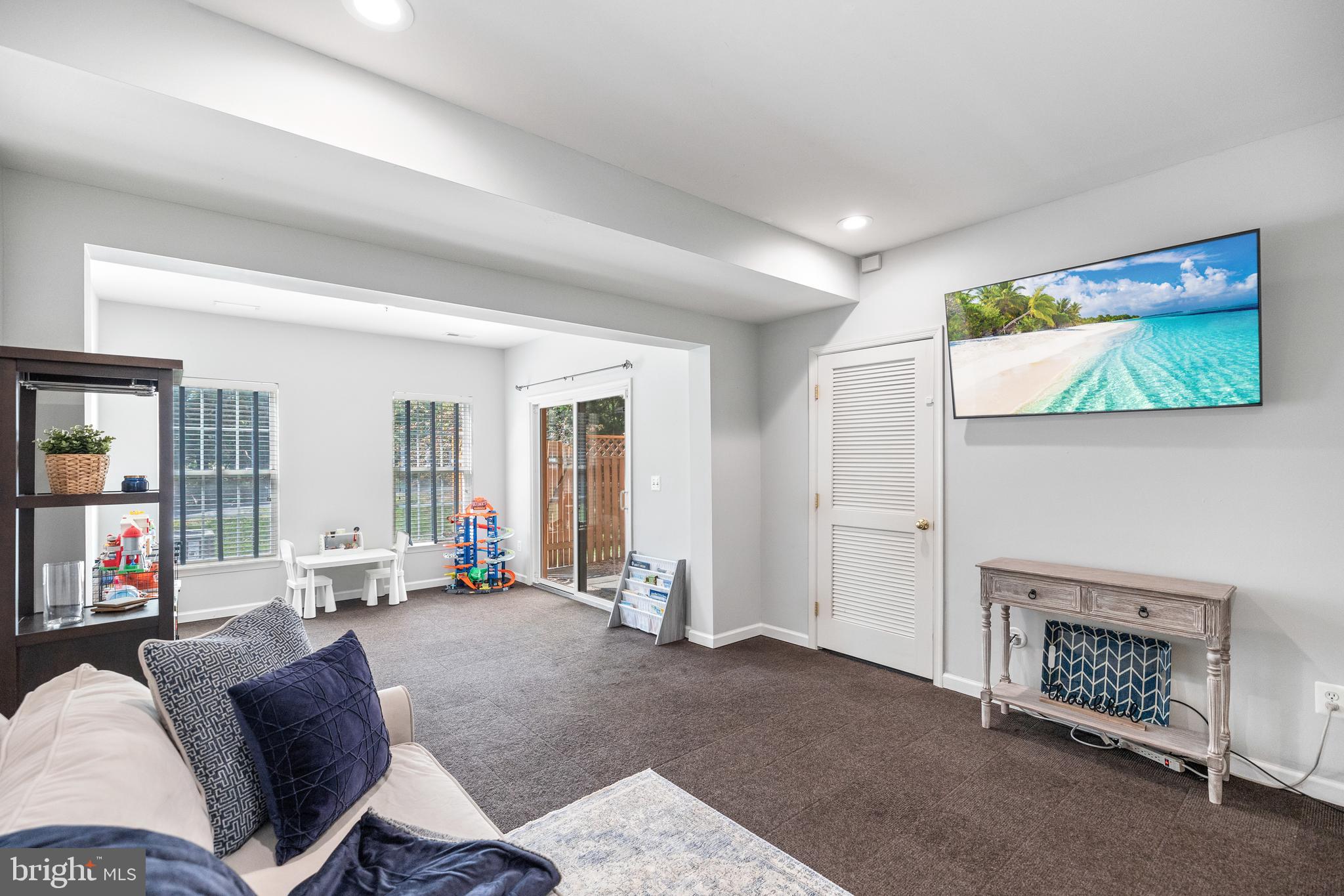 5092 Grimm Dr