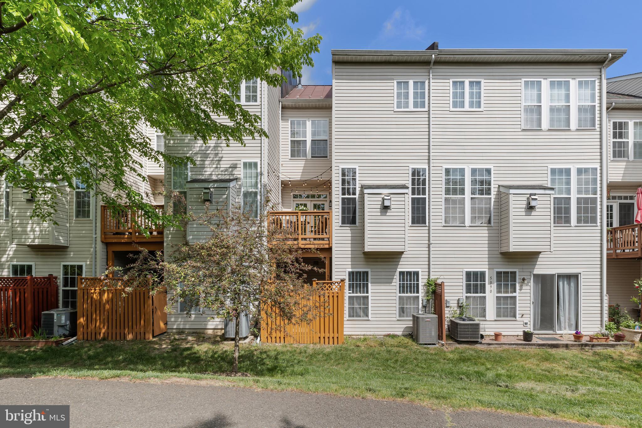 5092 Grimm Dr