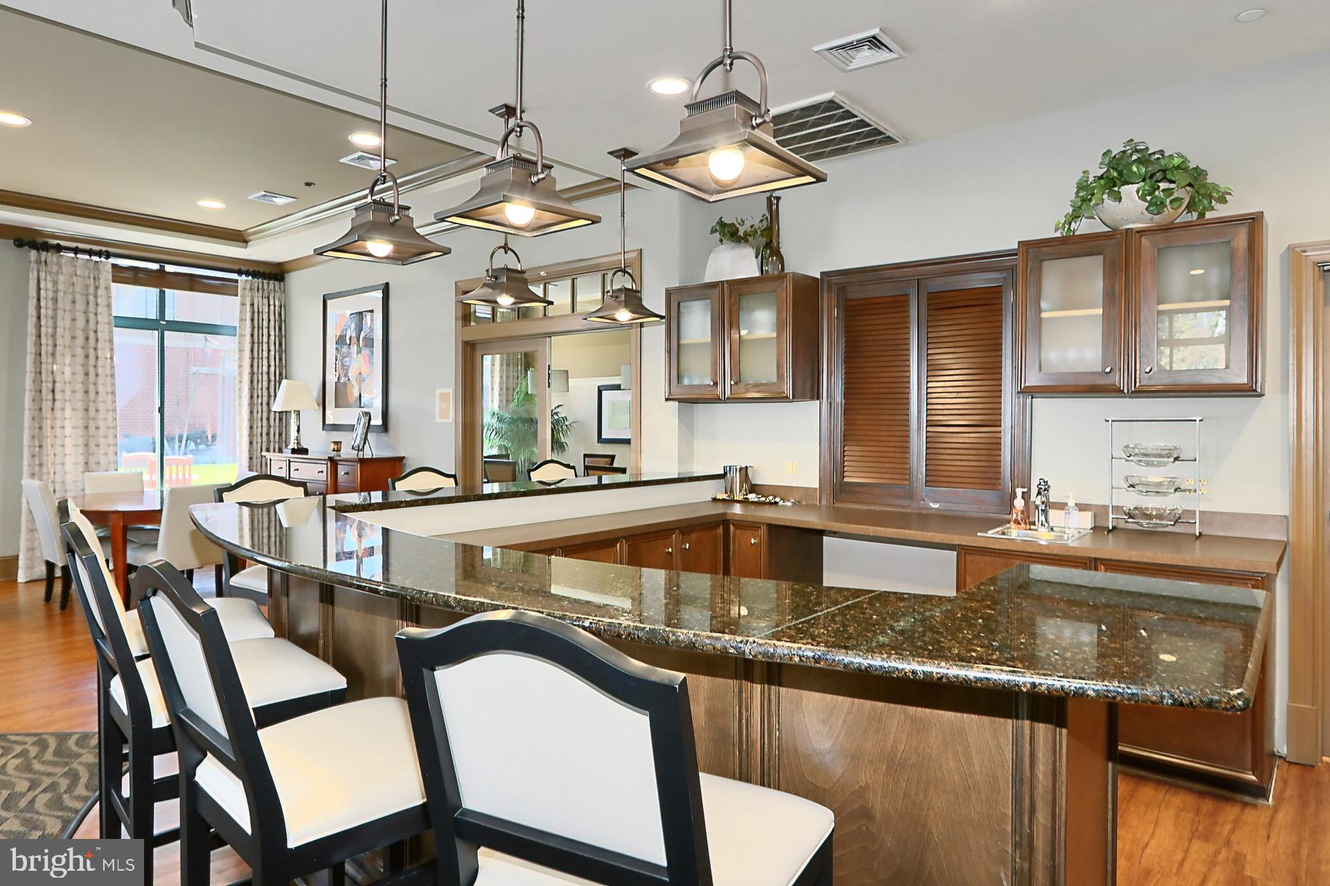 502 W Broad St #501