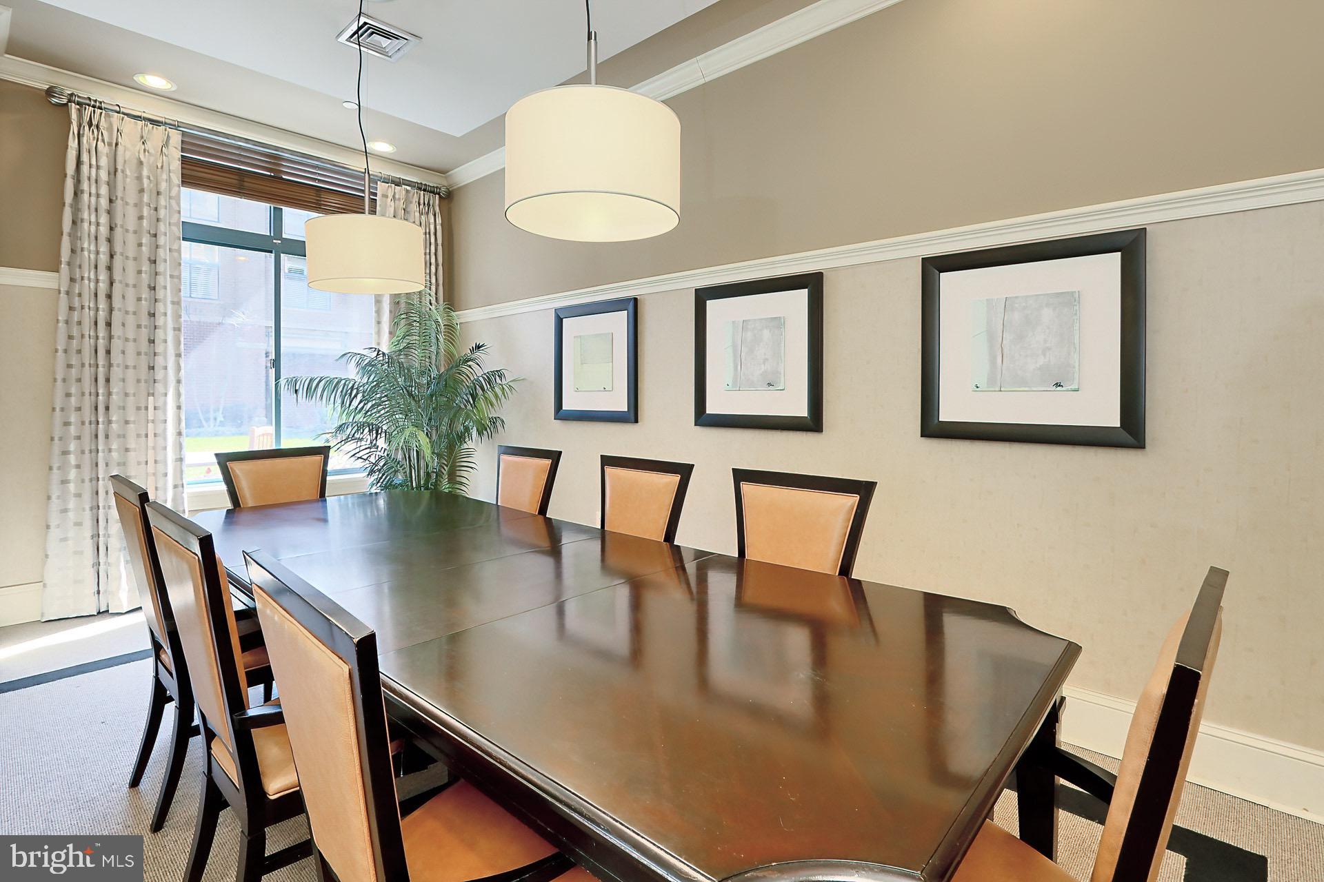 502 W Broad St #501