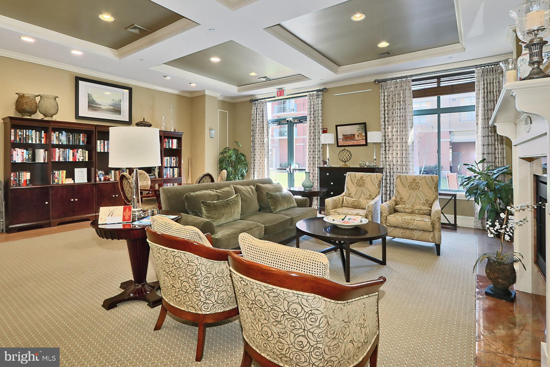 502 W Broad St #501