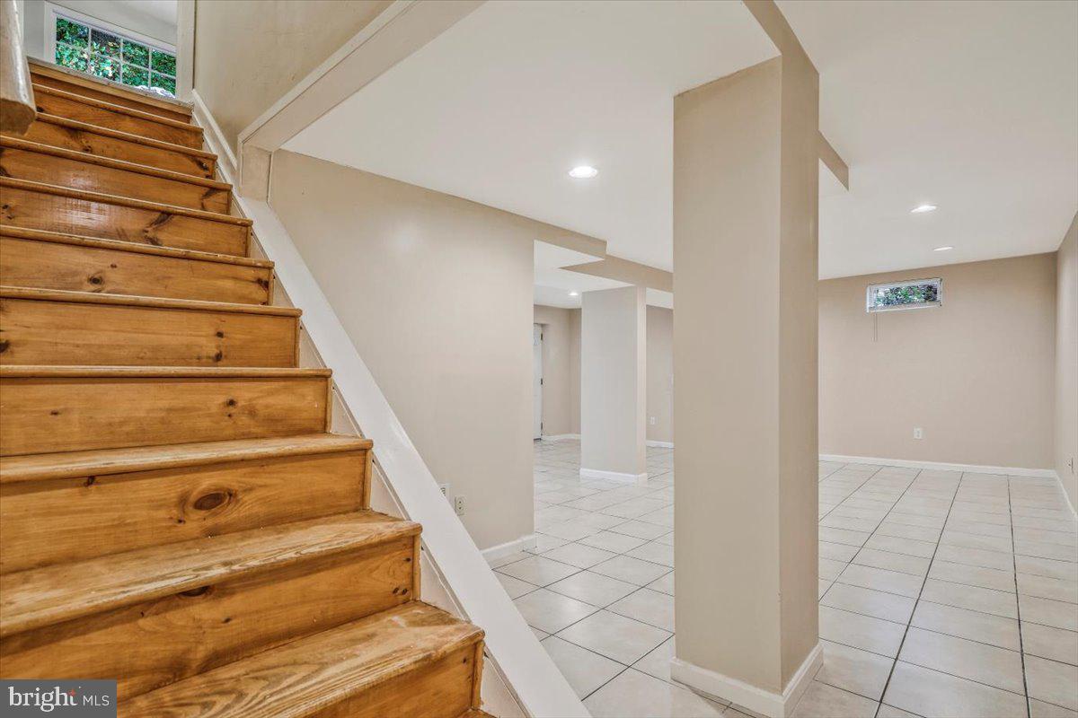 3374 Monarch LANE