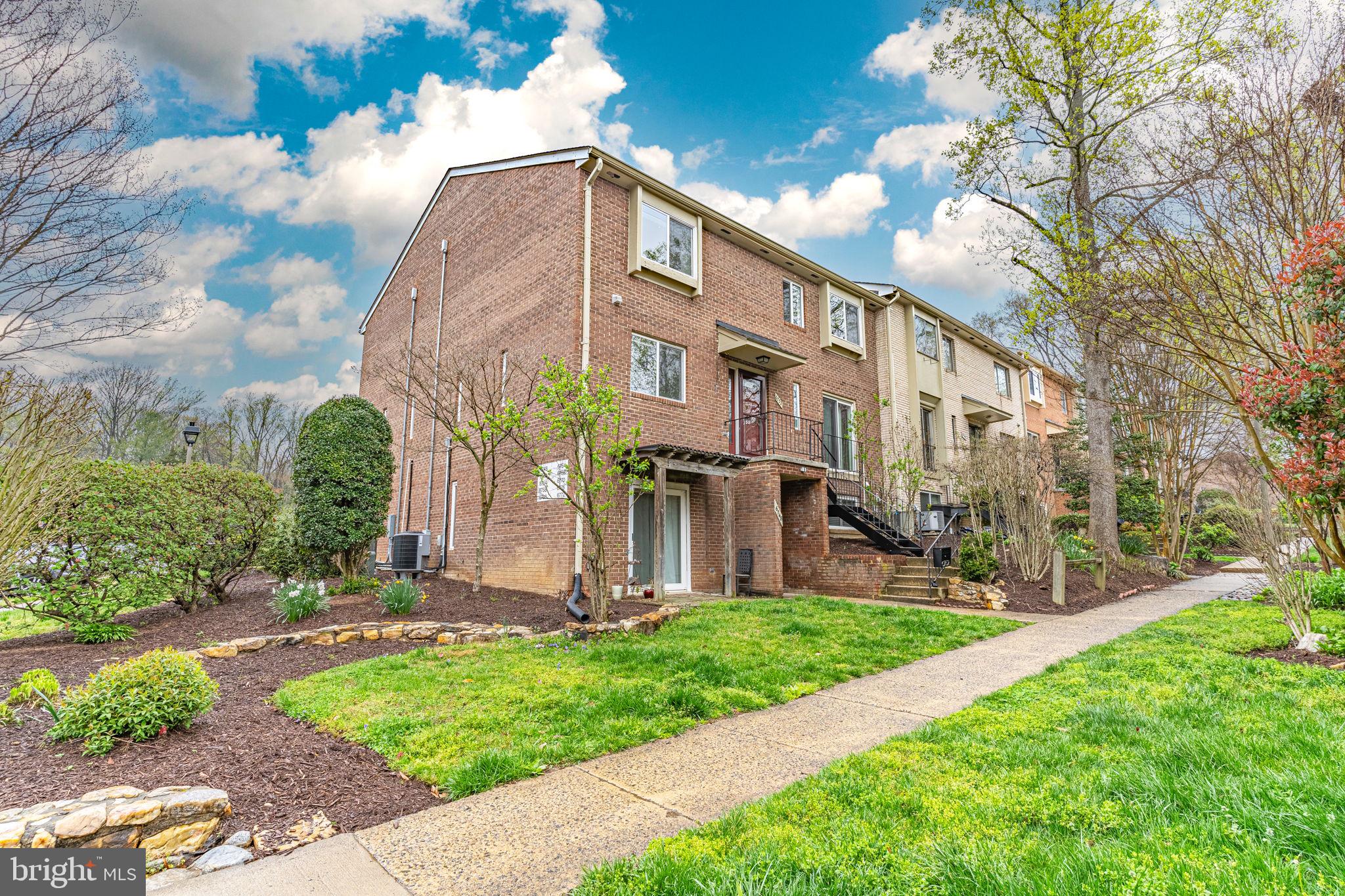 6752 Perry Penney Dr #116