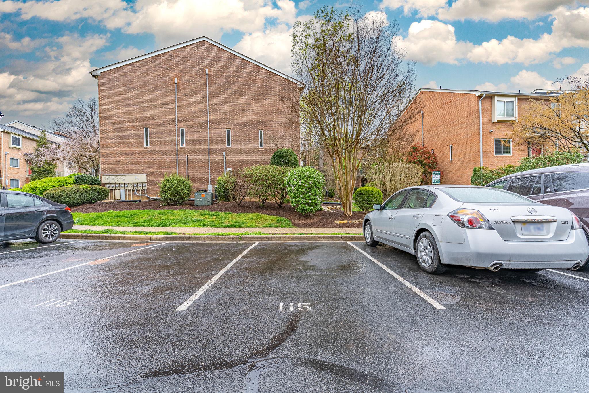 6752 Perry Penney Dr #116